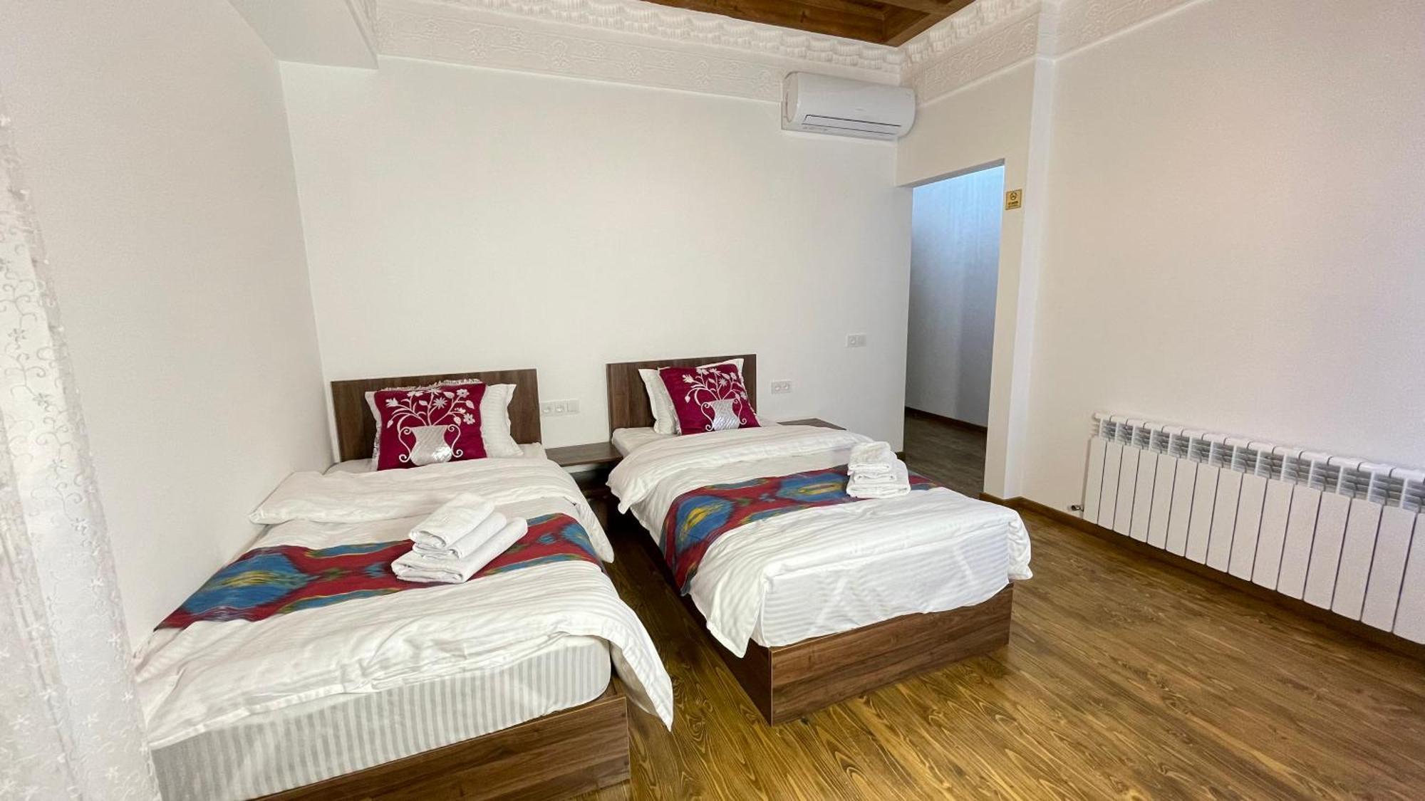 Mahbubakhon Guest House In Old City Bukhara Bagian luar foto