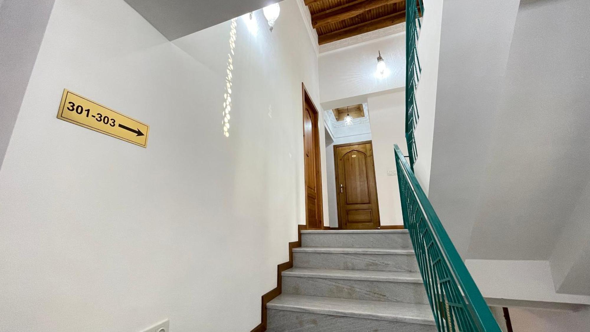 Mahbubakhon Guest House In Old City Bukhara Bagian luar foto
