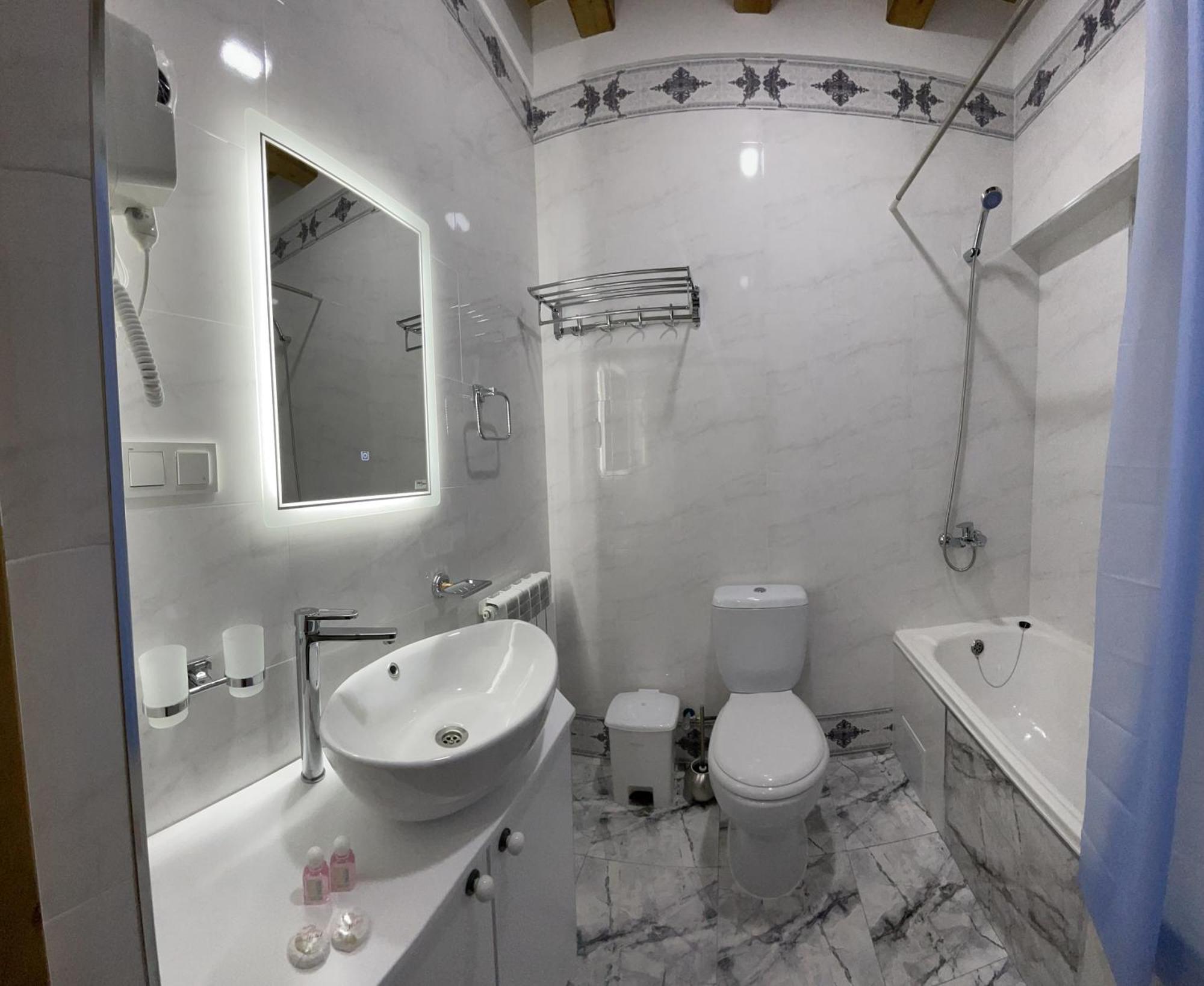 Mahbubakhon Guest House In Old City Bukhara Bagian luar foto
