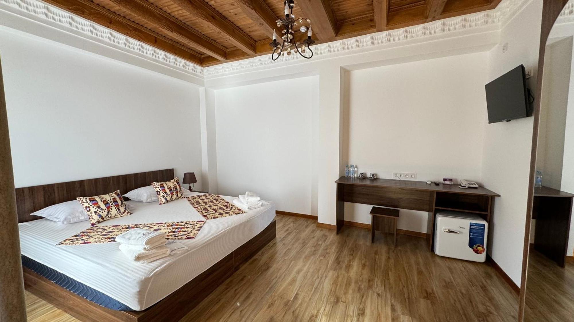 Mahbubakhon Guest House In Old City Bukhara Bagian luar foto