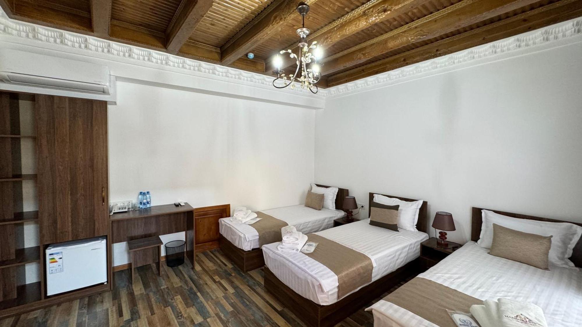 Mahbubakhon Guest House In Old City Bukhara Bagian luar foto