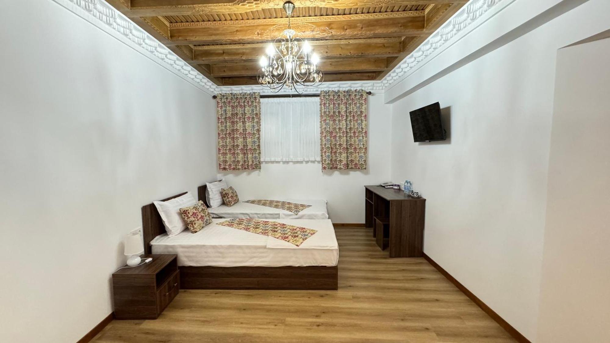 Mahbubakhon Guest House In Old City Bukhara Bagian luar foto
